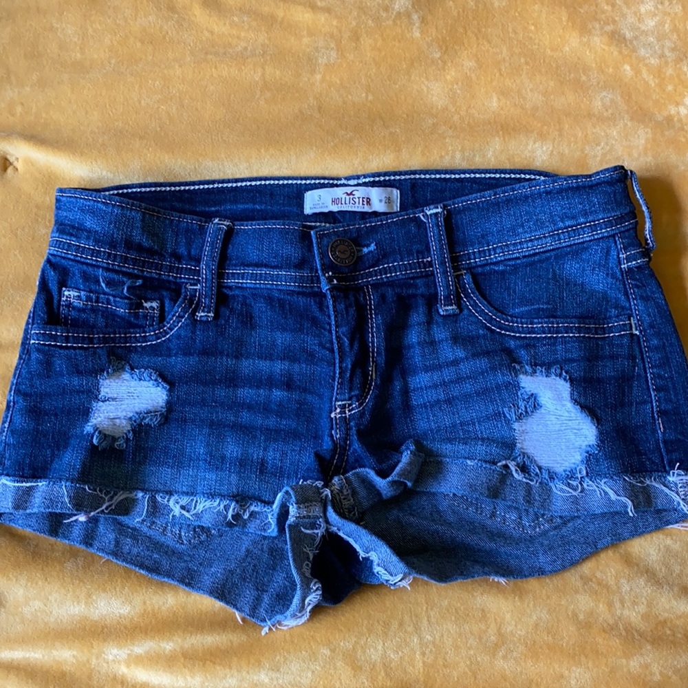 Hollister dark wash jeans shorts, great condition!